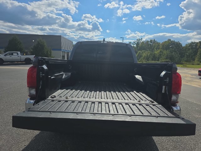 Used 2021 Toyota Tacoma SR5 w/ SR5 Appearance Package (SM) RWD image 13
