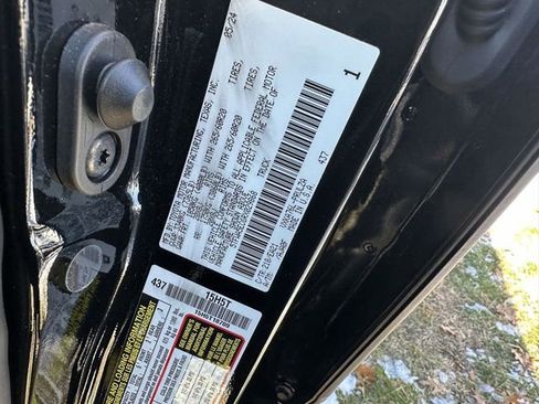 Used 2024 Toyota Tundra Limited image 30