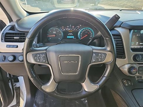 Used 2018 GMC Yukon Denali image 21