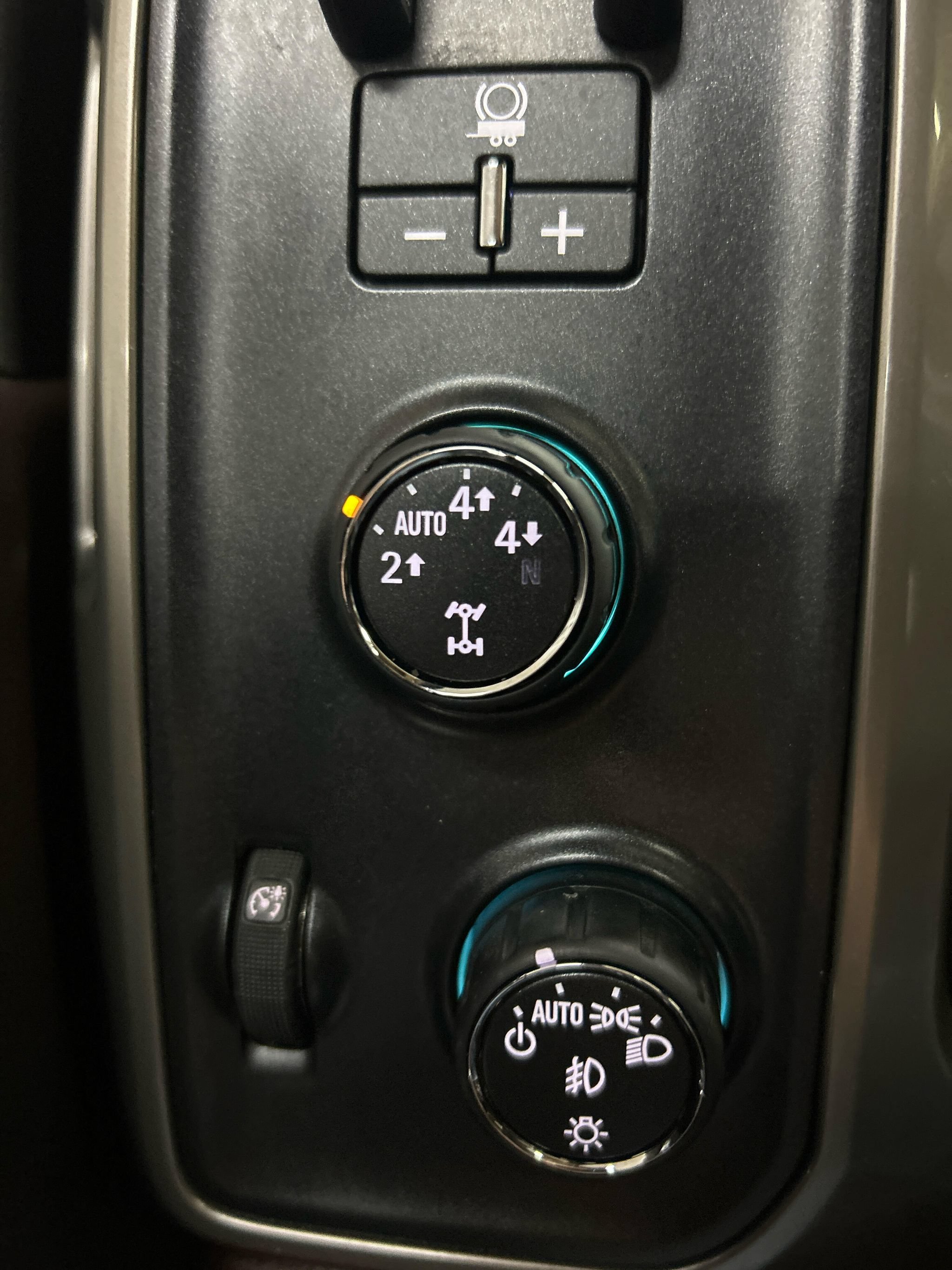 Used 2014 Chevrolet Silverado 1500 High Country AWD/4WD image 14