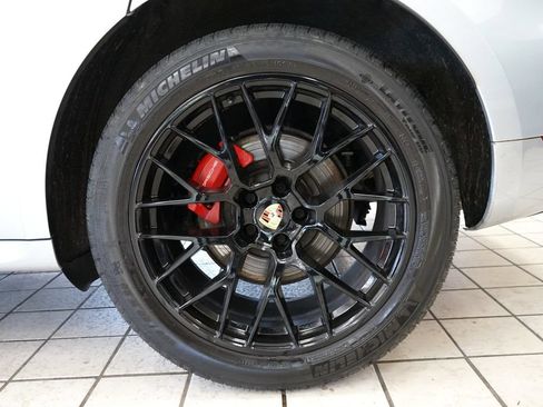Used 2018 Porsche Macan GTS w/ Premium Package Plus AWD/4WD image 63