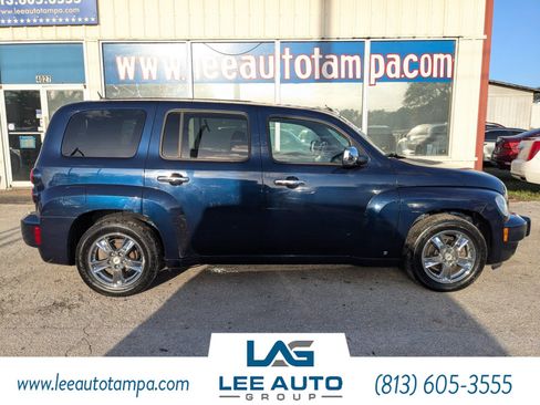Used 2009 Chevrolet HHR LT image 2