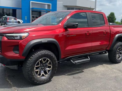 Certified 2024 Chevrolet Colorado ZR2 w/ Safety Package AWD/4WD image 4