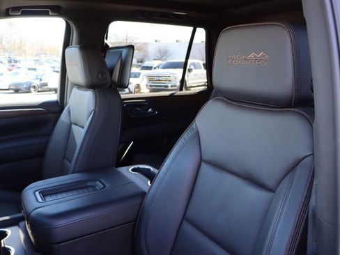 Certified 2024 Chevrolet Tahoe High Country w/ Advanced Technology Package image 21