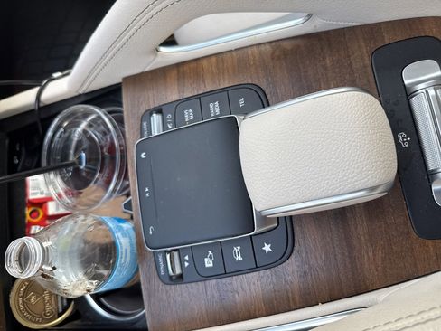 Used 2022 Mercedes-Benz GLS 450 4MATIC image 11