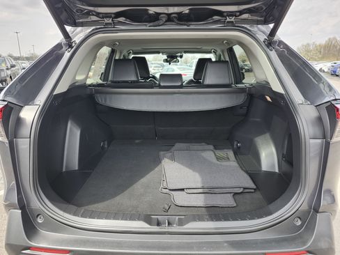 Used 2021 Toyota RAV4 XLE Premium image 24