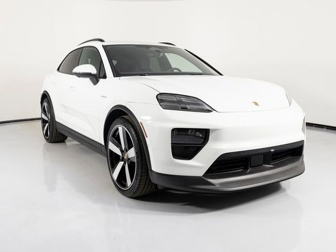 New 2025 Porsche Macan 4 Electric image 12