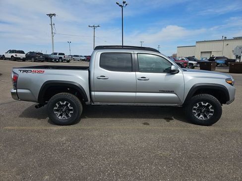 Used 2023 Toyota Tacoma TRD Off-Road AWD/4WD image 6