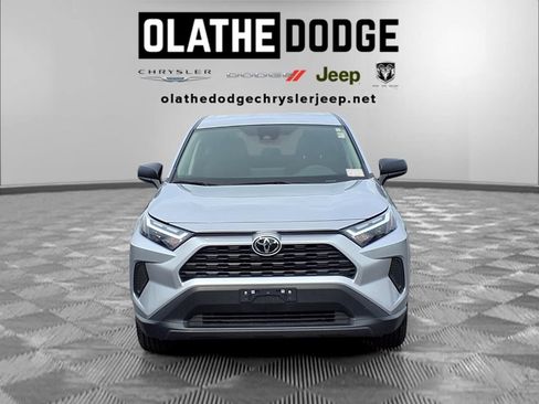 Used 2025 Toyota RAV4 LE AWD/4WD image 32