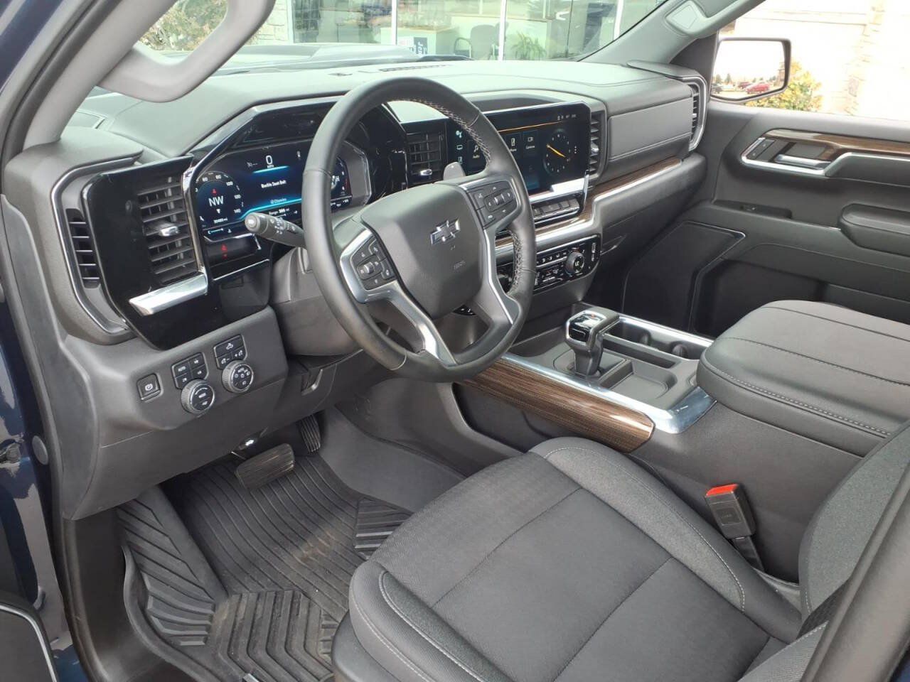 Used 2023 Chevrolet Silverado 1500 LT Trail Boss w/ Protection Package AWD/4WD image 15