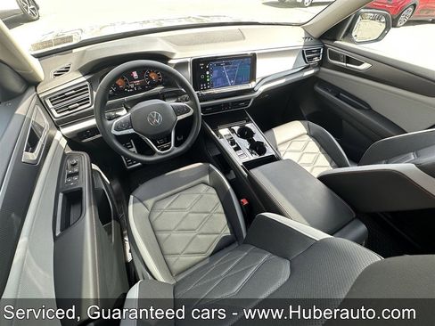 Used 2025 Volkswagen Atlas Peak Edition SE AWD/4WD image 23