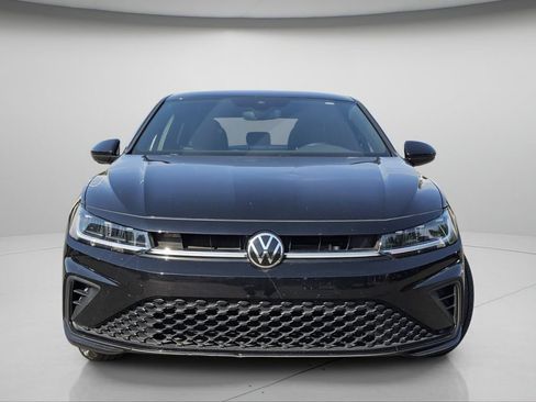 Used 2025 Volkswagen Jetta Sport FWD image 3