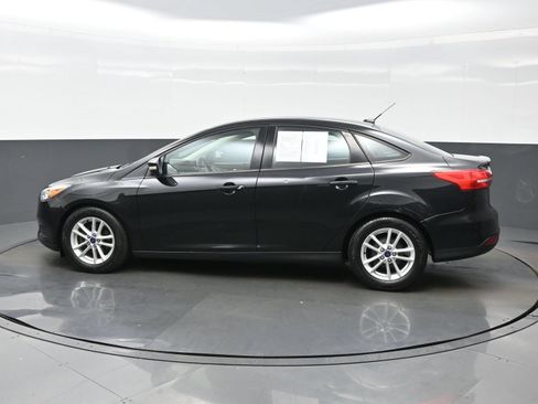 Used 2015 Ford Focus SE FWD image 3