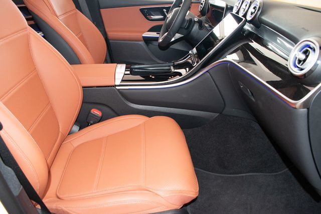 Used 2025 Mercedes-Benz GLC 300 4MATIC image 8