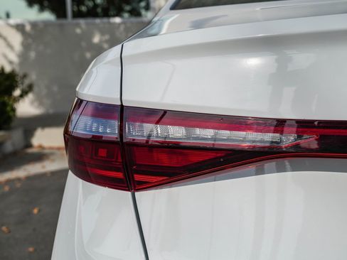 Used 2025 Volkswagen Jetta Sport image 7