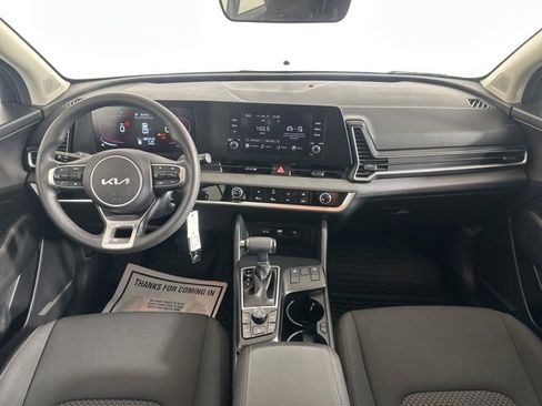 Used 2024 Kia Sportage LX image 17