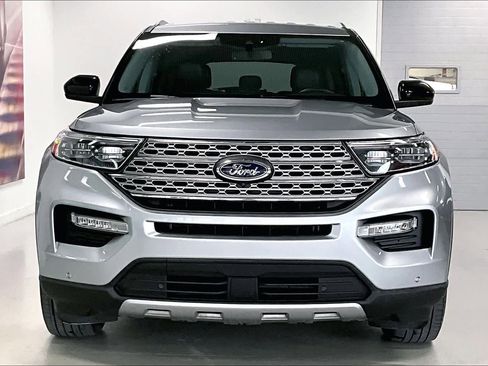 Used 2023 Ford Explorer Limited AWD/4WD image 6