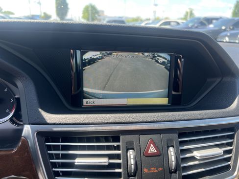 Used 2011 Mercedes-Benz E 350 BlueTEC Sedan image 25