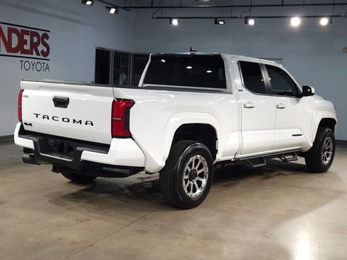 Certified 2025 Toyota Tacoma SR5 AWD/4WD image 7