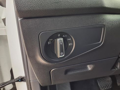 Used 2021 Volkswagen Tiguan SEL image 18