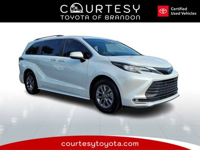 Certified 2023 Toyota Sienna XLE