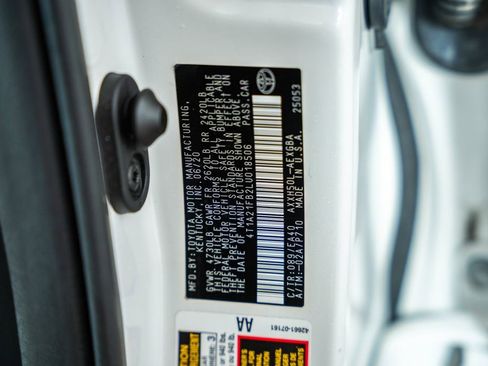 Used 2020 Toyota Avalon XLE w/ Moonroof Package image 42