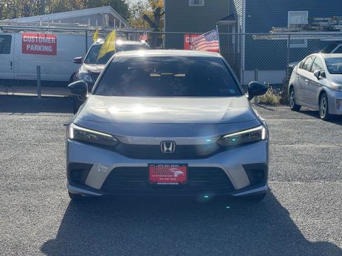 Used 2022 Honda Civic Sport image 2