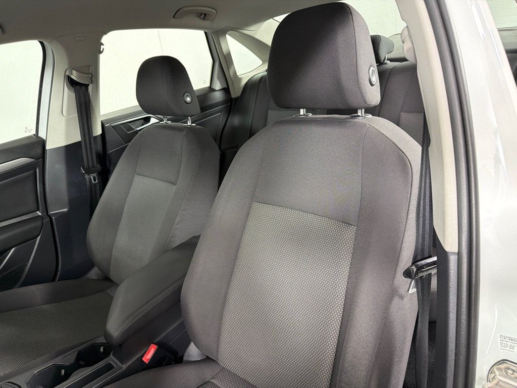 Used 2019 Volkswagen Jetta SE FWD image 13