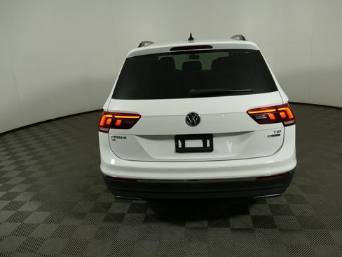 Used 2018 Volkswagen Tiguan SE AWD/4WD image 4