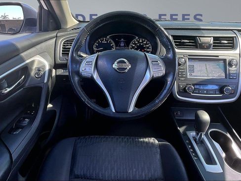 Used 2016 Nissan Altima 2.5 SV w/ Convenience Package FWD image 8