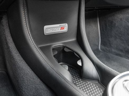 Used 2020 McLaren 570S Spider RWD image 40