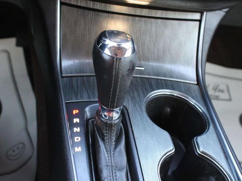 Used 2015 Chevrolet Impala LT w/ Convenience Package image 24