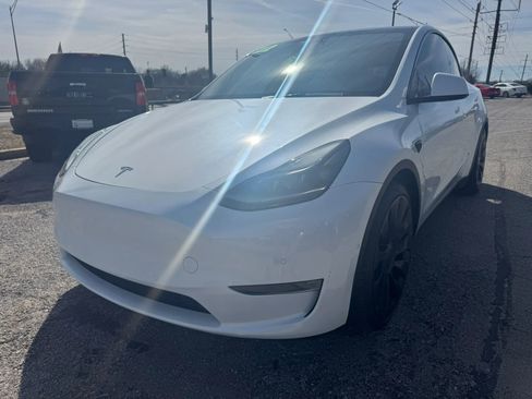Used 2022 Tesla Model Y Performance image 9