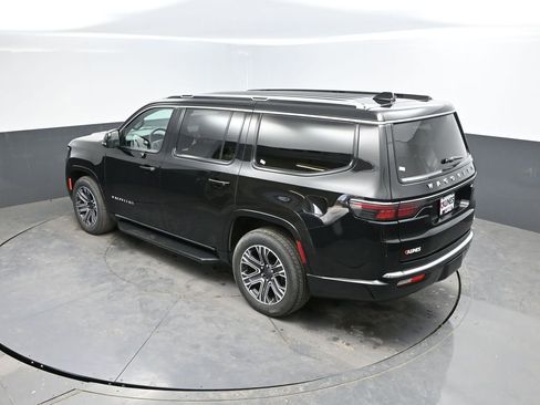 Used 2024 Jeep Wagoneer Series II w/ Flexible Seating Group AWD/4WD image 27