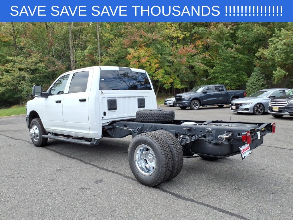 New 2026 RAM 3500 Tradesman w/ Chrome Appearance Group A AWD/4WD image 4
