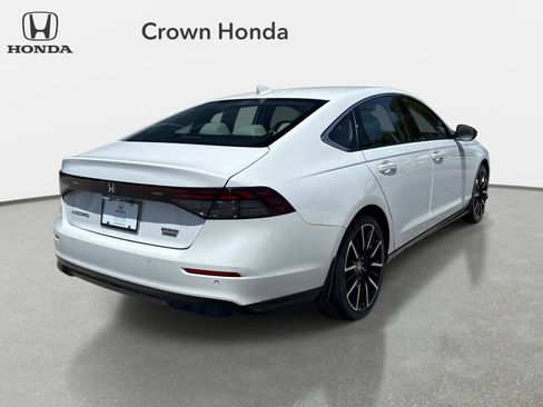 Used 2023 Honda Accord Touring image 4