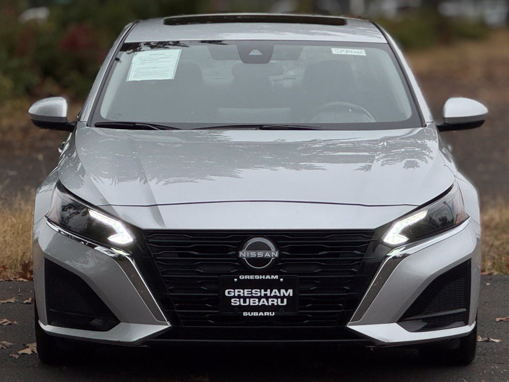 Used 2024 Nissan Altima 2.5 SV w/ SV Premium Package FWD image 2