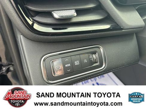 Used 2025 Buick Enclave Preferred image 14