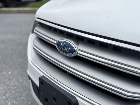 Used 2017 Ford Escape SE FWD image 10