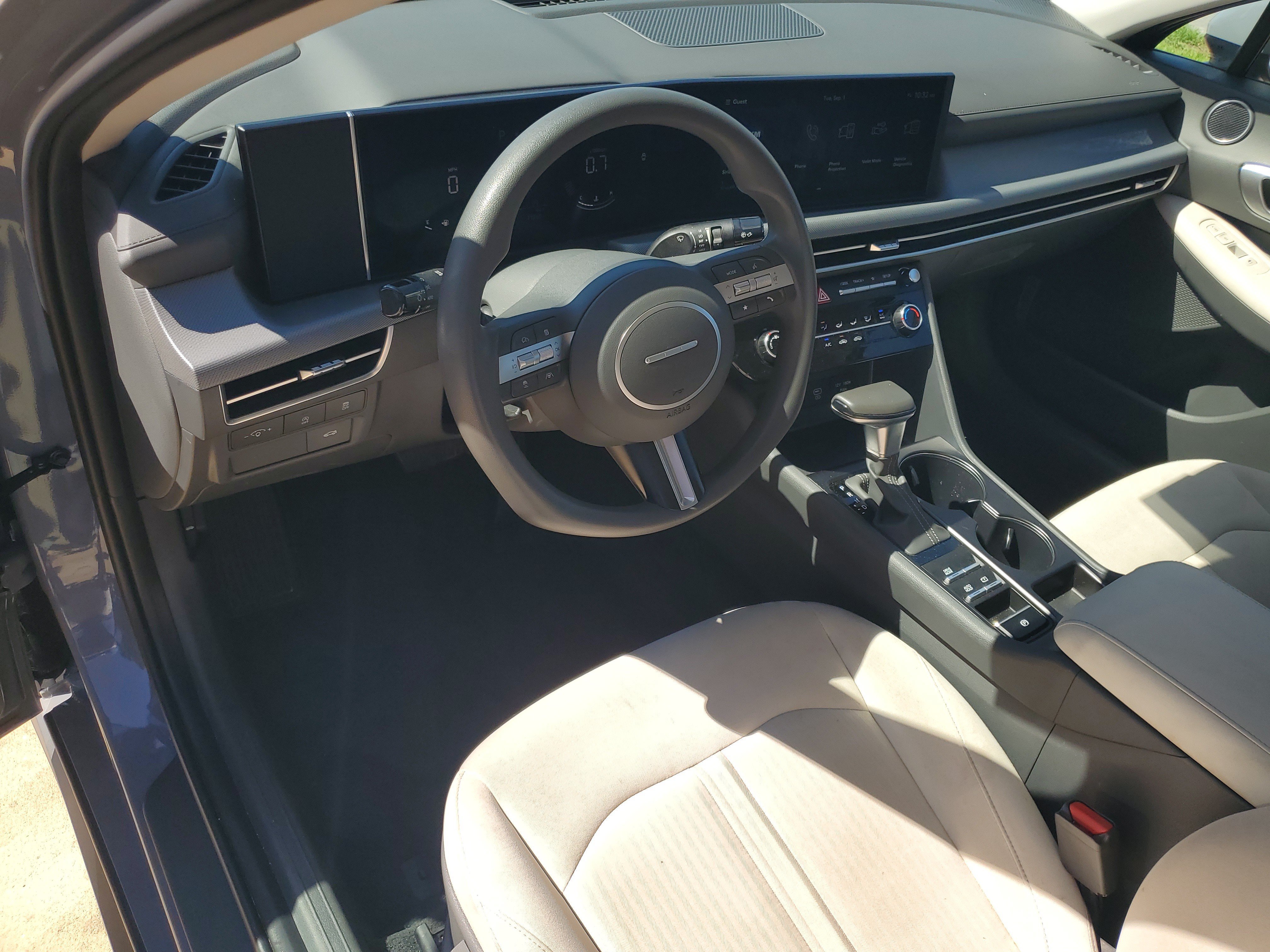 Used 2025 Hyundai Sonata SE FWD image 6