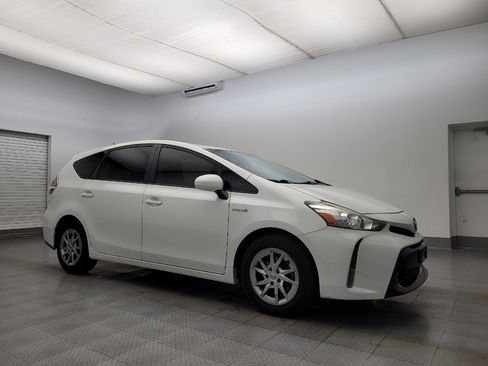 Used 2015 Toyota Prius V Four image 11