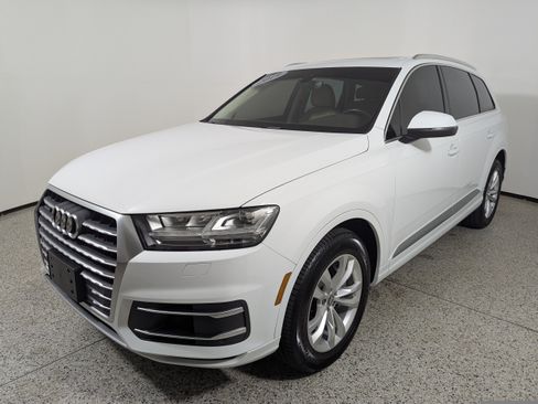 Used 2019 Audi Q7 3.0T Premium Plus w/ Premium Plus Package AWD/4WD image 3