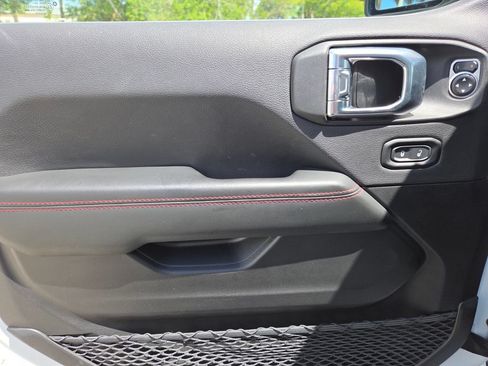 Used 2025 Jeep Wrangler Unlimited Rubicon AWD/4WD image 30