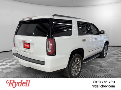 Used 2017 GMC Yukon SLT AWD/4WD image 5