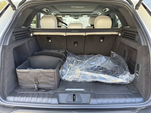 New 2025 Land Rover Range Rover Sport SE image 13