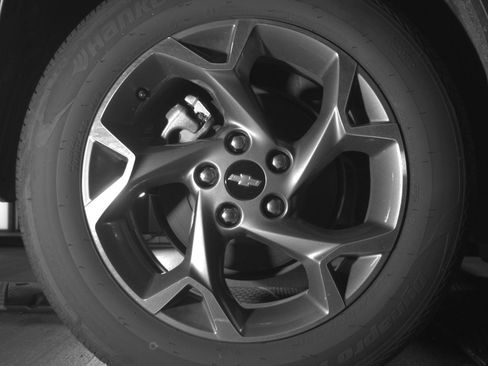 Used 2025 Chevrolet Trax LT FWD image 18