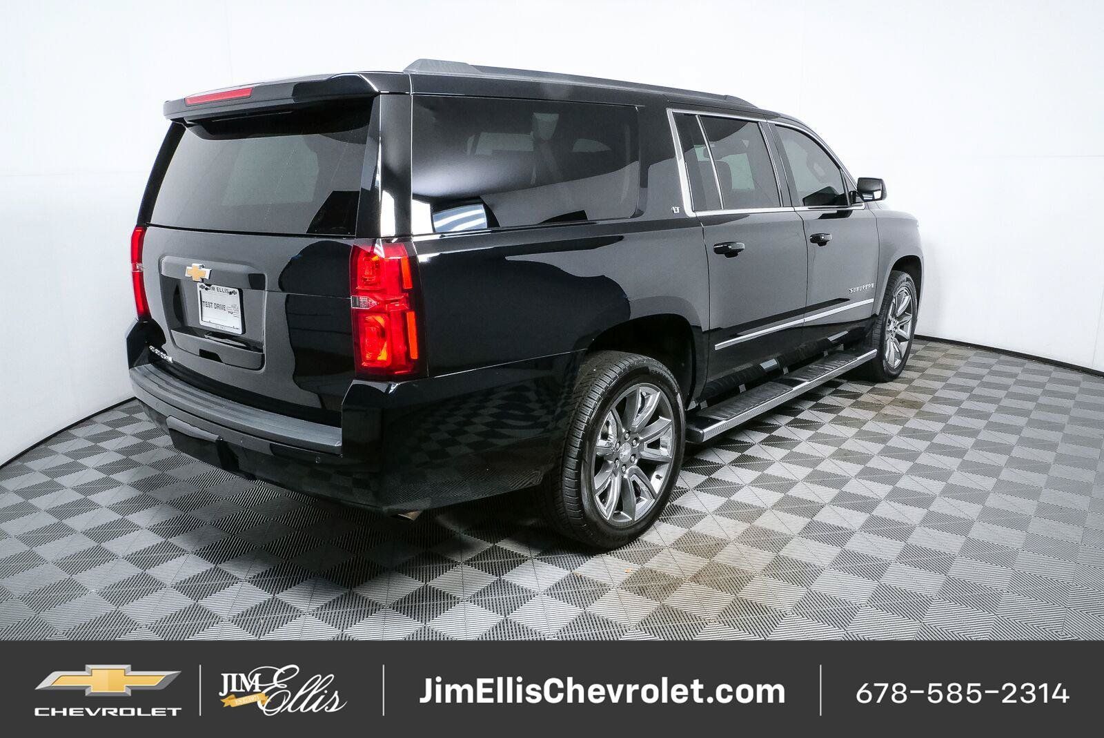 Used 2018 Chevrolet Suburban LT w/ LT Signature Package RWD image 3