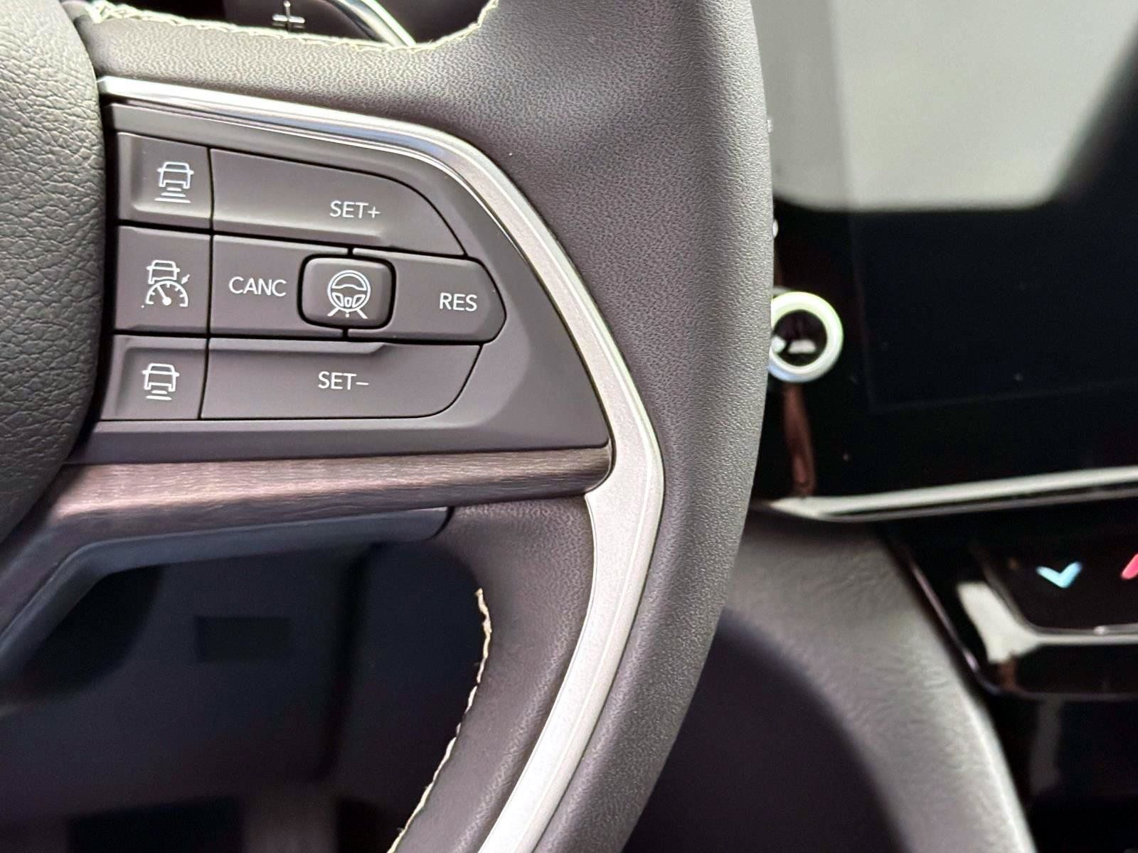 New 2027 Jeep Grand Cherokee Limited AWD/4WD image 14