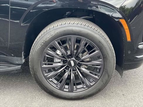 Used 2025 Cadillac Escalade ESV Sport w/ LPO, ONYX Package AWD/4WD image 9