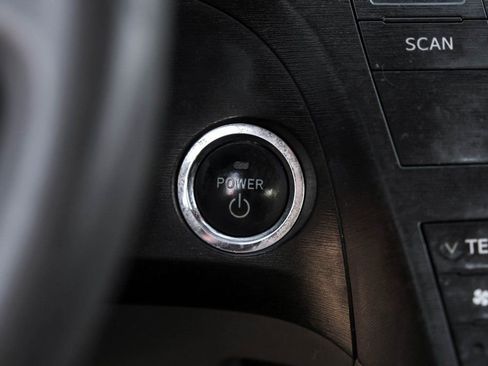 Used 2011 Toyota Prius Two image 19